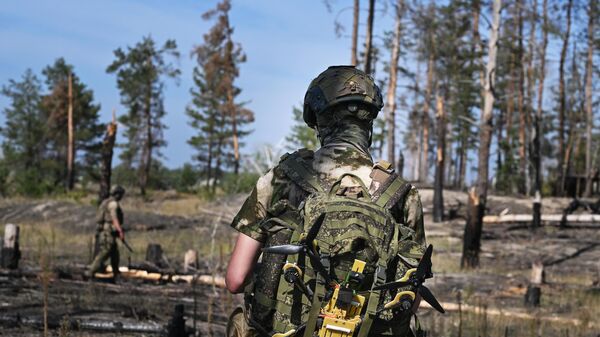 Боевая работа расчета FPV-дронов 6-го отдельного батальона беспилотных систем (6 ОББПС) 25-й армии группировки Запад на Краснолиманском направлении СВО. - Sputnik Армения