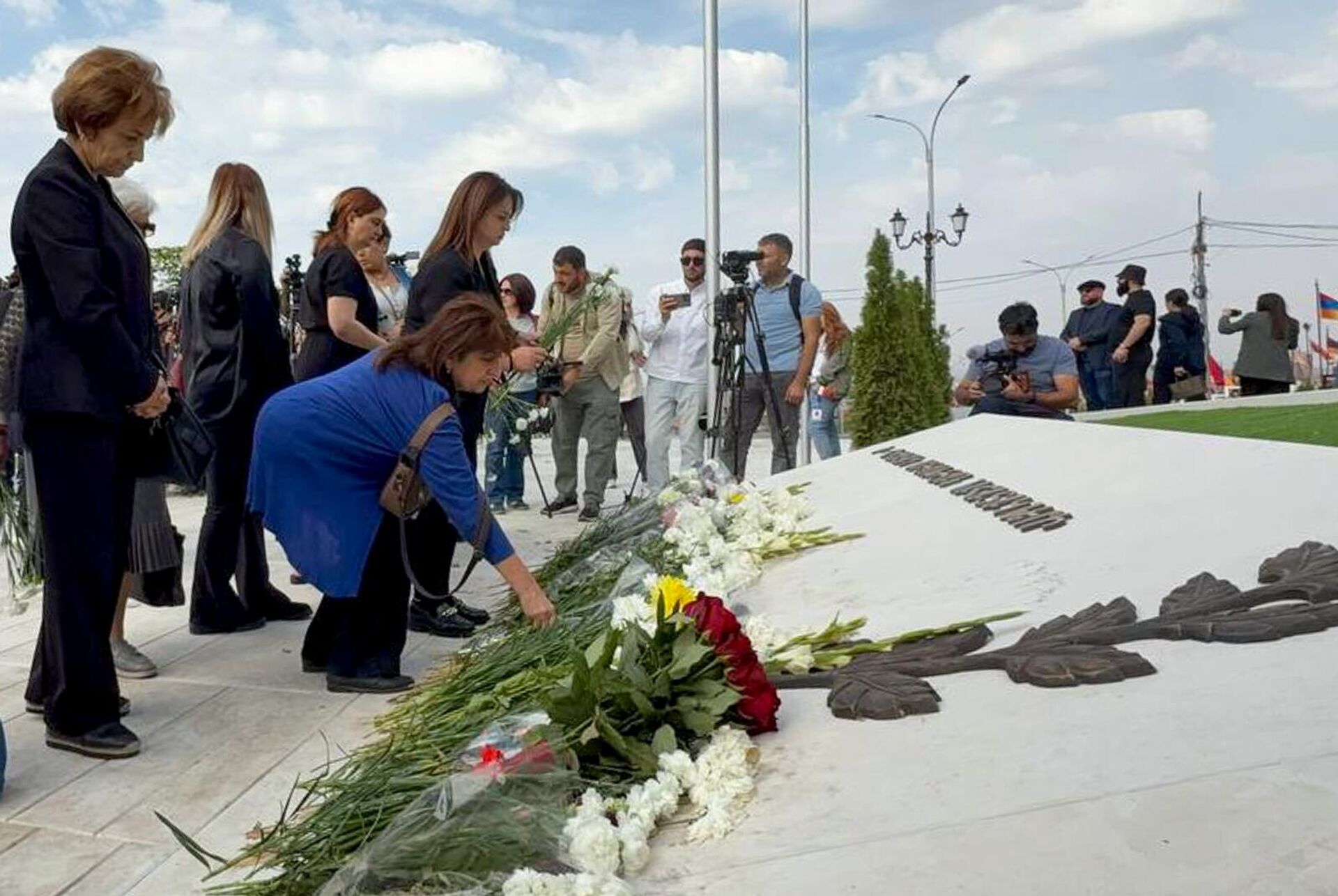 Самвел Шахраманян посетил военный пантеон Ераблур в 5-ю годовщину начала 44-дневной войны (27 сентября 2025). Еревaн - Sputnik Армения, 1920, 27.09.2025