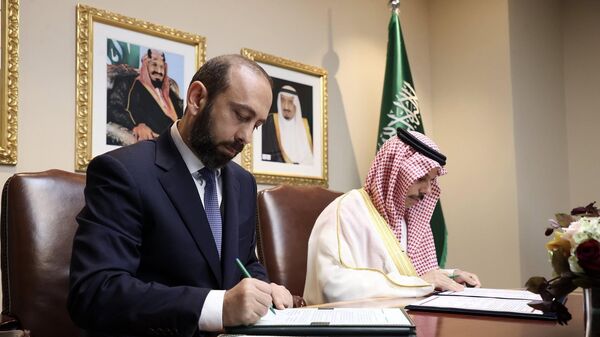 Արարատ Միրզոյանն ու Ֆեյսալ բին Ֆարհան Ալ Սաուդը - Sputnik Արմենիա