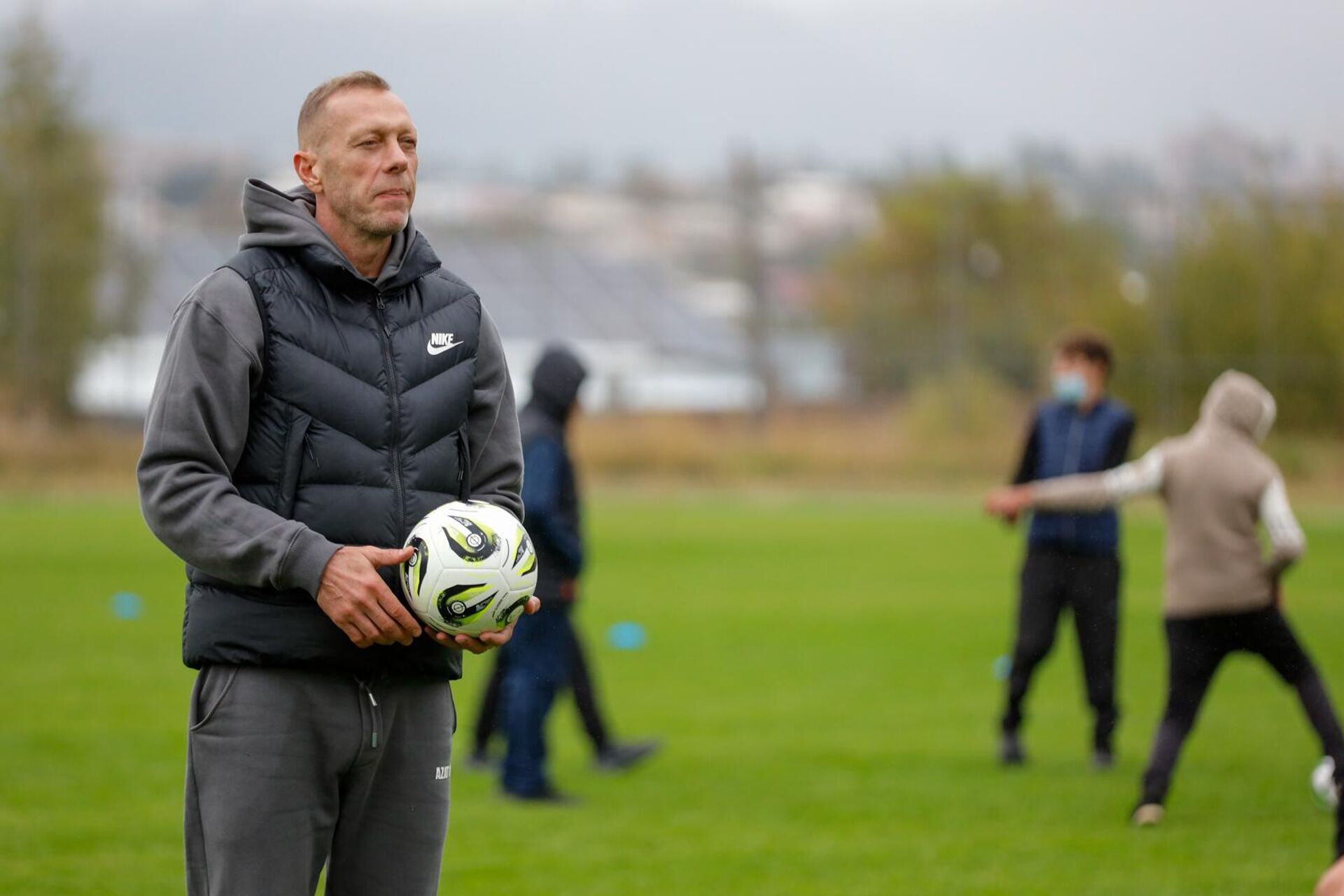 Роман Березовский на мастер-классе в рамках футбольного турнира на его приз - Sputnik Արմենիա, 1920, 28.09.2025