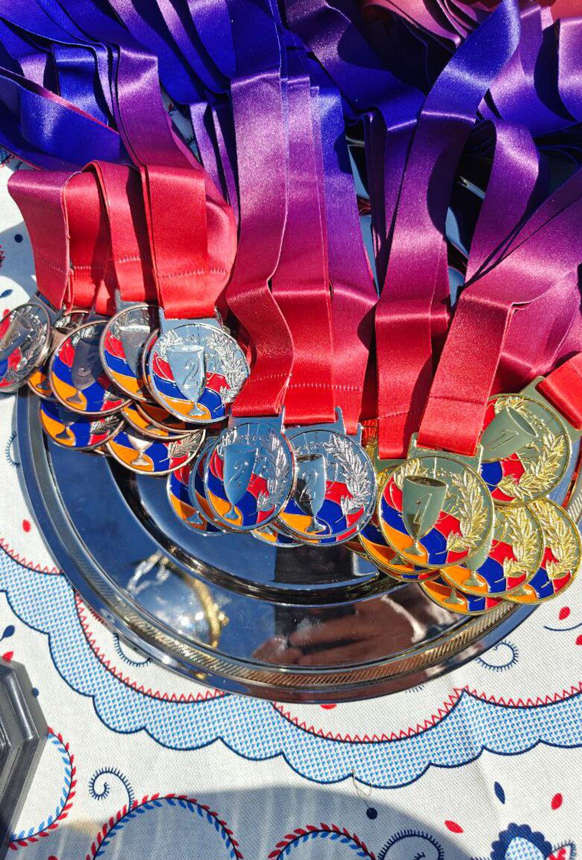 Медали футбольного турнира на приз Романа Березовского - Sputnik Արմենիա, 1920, 28.09.2025