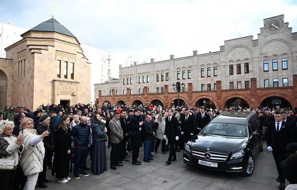 Տիգրան Քեոսայանին ճանապարհեցին ծափերով  - Sputnik Արմենիա