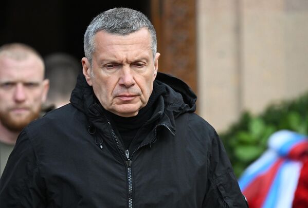 Հեռուստահաղորդավար Վլադիմիր Սոլովյովը Տիգրան Քեոսայանի հոգեհանգստին - Sputnik Արմենիա