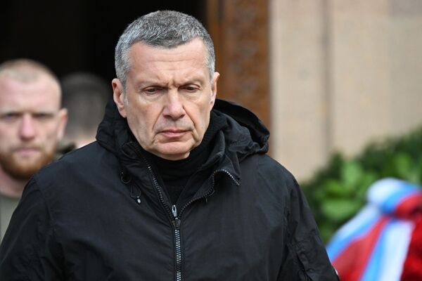 Վլադիմիր Սոլովյովը Տիգրան Քեոսայանի հոգեհանգստին - Sputnik Արմենիա