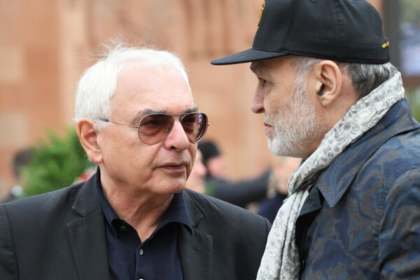 Կարեն Շահնազարովը Տիգրան Քեոսայանի հոգեհանգստին - Sputnik Արմենիա