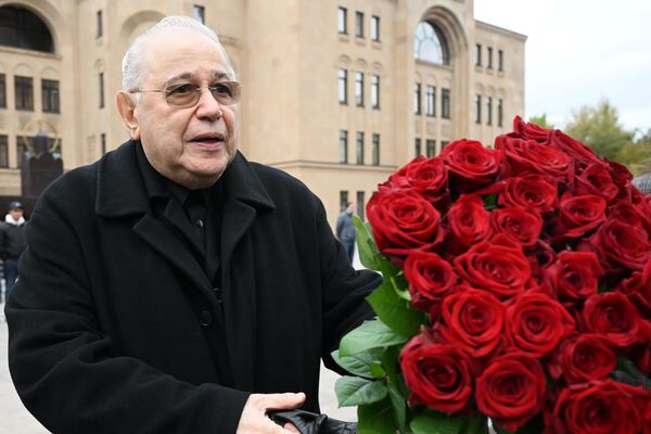 Եվգենի Պետրոսյանը Տիգրան Քեոսայանի հոգեհանգստին - Sputnik Արմենիա