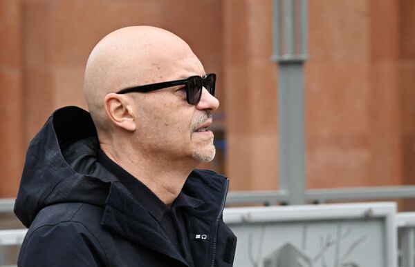 Ռեժիսոր Ֆեոդոր Բոնդարչուկը Տիգրան Քեոսայանի հրաժեշտի արարողությանը  - Sputnik Արմենիա