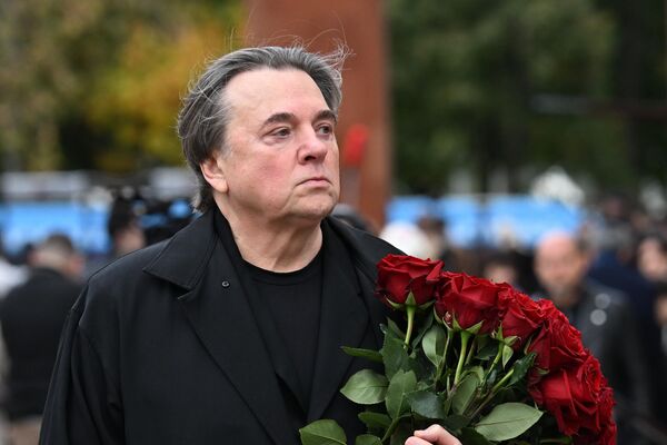 Կոստանտին Էռնստը Տիգրան Քեոսայանի հոգեհանգստին - Sputnik Արմենիա