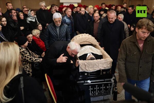 Տիգրան Քեոսայանի հրաժեշտի արարողությունը Մոսկվայի Սուրբ Խաչ հայկական եկեղեցում - Sputnik Արմենիա