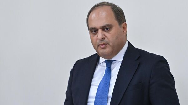 Адвокат Ара Зограбян во время судебного заседания по делу предводителя Ширакской епархии архиепископа Микаэла Аджапахяна (29 сентября 2025). Еревaн - Sputnik Армения