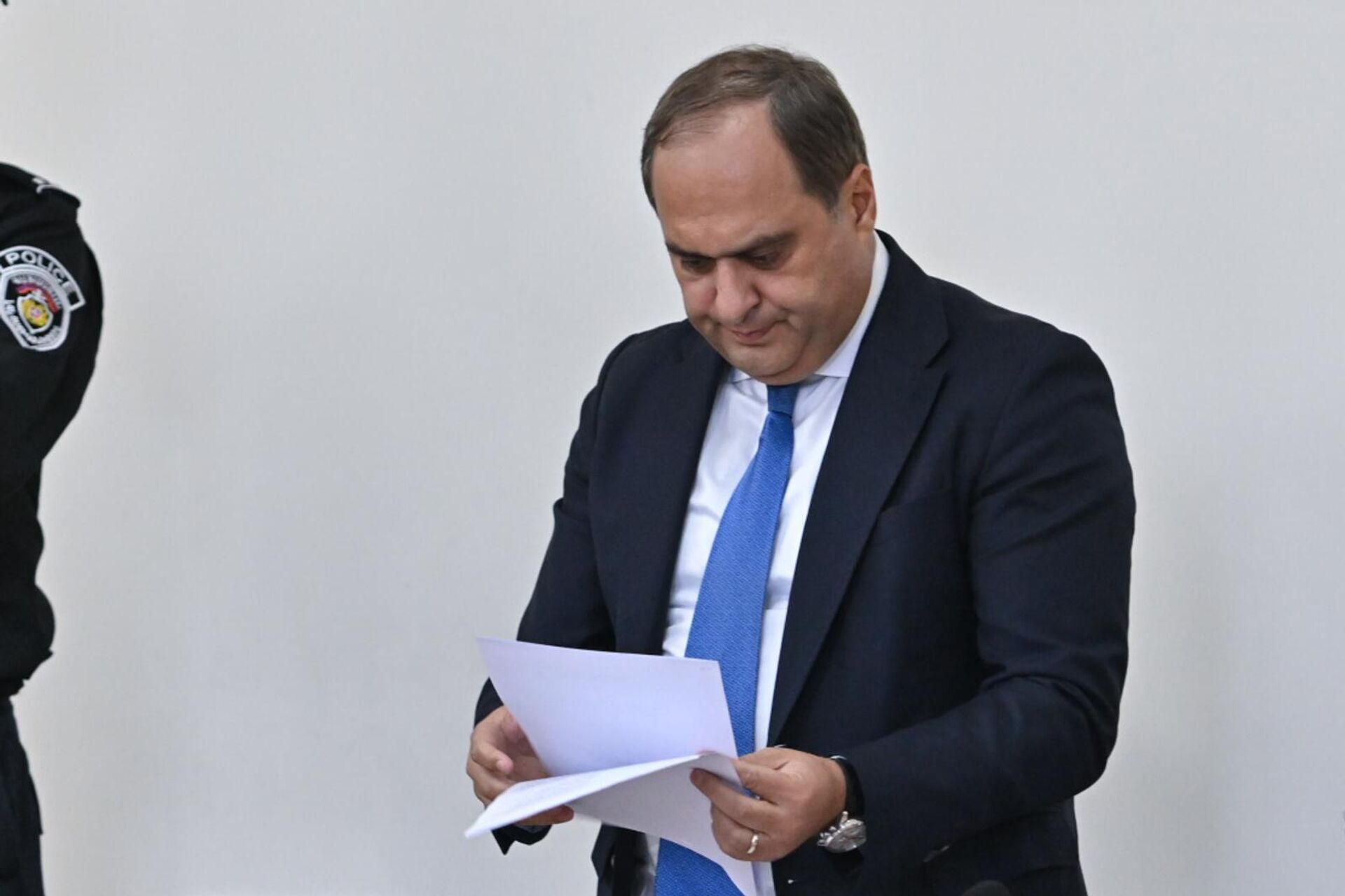 Адвокат Ара Зограбян во время судебного заседания по делу предводителя Ширакской епархии архиепископа Микаэла Аджапахяна (29 сентября 2025). Еревaн - Sputnik Армения, 1920, 29.09.2025