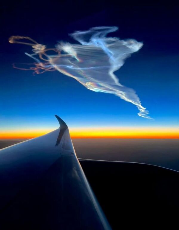 Միջմայրցամաքային բալիստիկ հրթիռի ցածր հետագծով հետքեր, ենթադրաբար՝ գերձայնային տեխնոլոգիաների կիրառմամբ, ինչը արվել է նախատեսվող մարտական բլոկի մանևրելու ունակությունը և արագությունը բարելավելու նպատակով։ - Sputnik Արմենիա