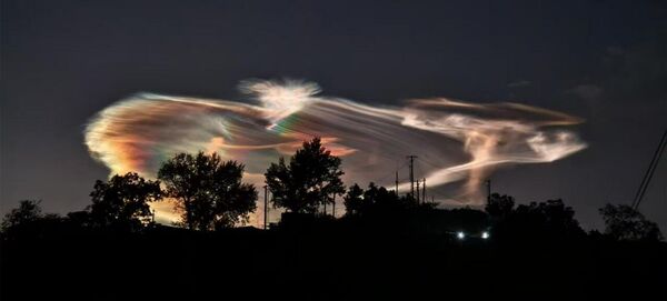 Միջմայրցամաքային բալիստիկ հրթիռի ցածր հետագծով հետքեր, ենթադրաբար՝ գերձայնային տեխնոլոգիաների կիրառմամբ, ինչը արվել է նախատեսվող մարտական բլոկի մանևրելու ունակությունը և արագությունը բարելավելու նպատակով։ - Sputnik Արմենիա