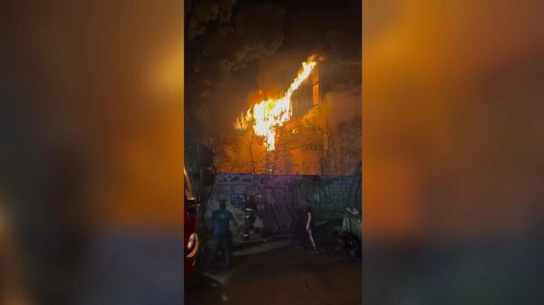 Пожар в одном из зданий на улице Пушкина  - Sputnik Արմենիա