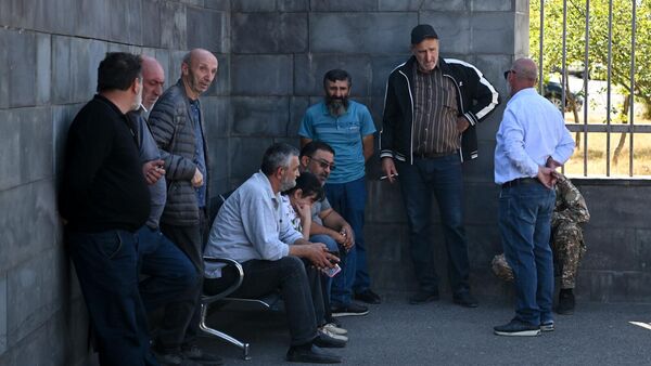 Էդվարդ Ասրյանն ընդունել է անհետ կորածների հարազատներին - Sputnik Արմենիա