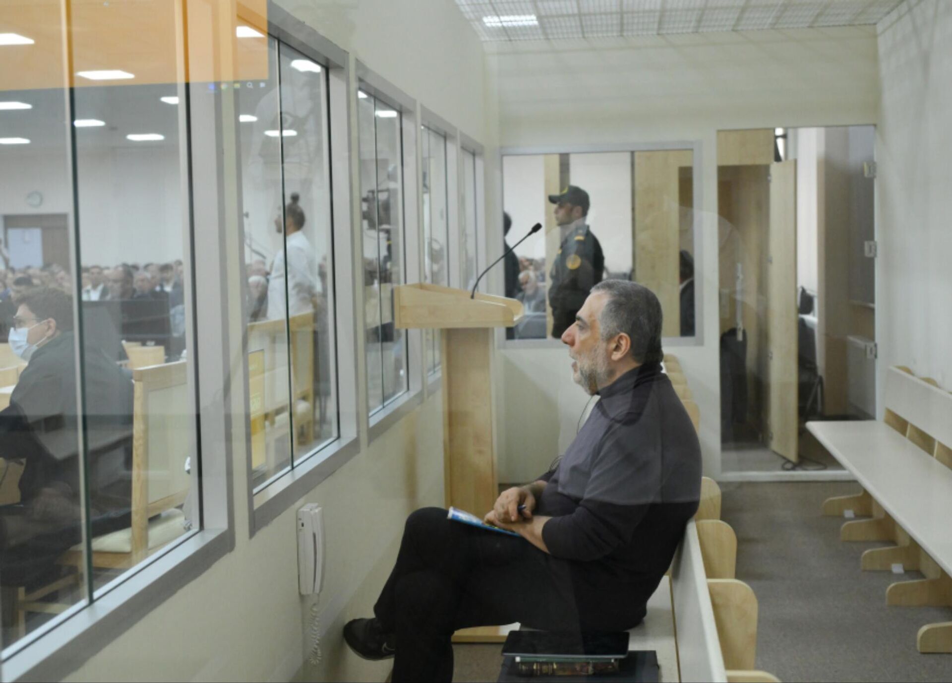 Рубен Варданян во время суда (30 сентября 2025). Баку - Sputnik Армения, 1920, 30.09.2025