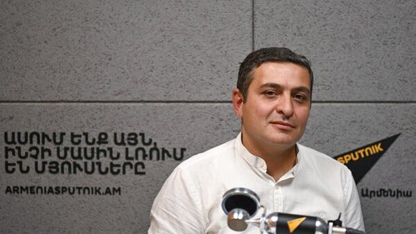 Менуа Согомонян в гостях радио Sputnik - Sputnik Армения