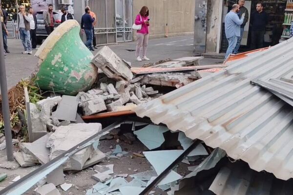 Мэрия Еревана демонтирует торговые палатки на рынке Гнуни (1 октября 2025). Еревaн Мэрия Еревана демонтирует торговые палатки на рынке Гнуни (1 октября 2025). Еревaн - Sputnik Армения