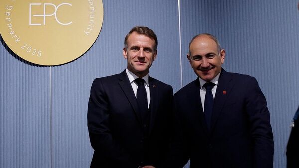 В рамках 7-го саммита Европейского политического сообщества состоялась встреча премьер-министра Никола Пашиняна и президента Французской Республики Эммануэля Макрона (2 октября 2025). Копенгаген - Sputnik Армения