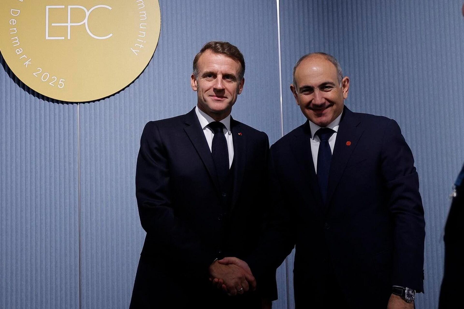 В рамках 7-го саммита Европейского политического сообщества состоялась встреча премьер-министра Никола Пашиняна и президента Французской Республики Эммануэля Макрона (2 октября 2025). Копенгаген - Sputnik Արմենիա, 1920, 02.10.2025