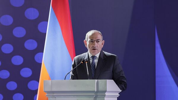 Премьер-министр Никол Пашинян на форуме Горнодобывающая промышленность (3 октября 2025). Цахкадзор - Sputnik Армения