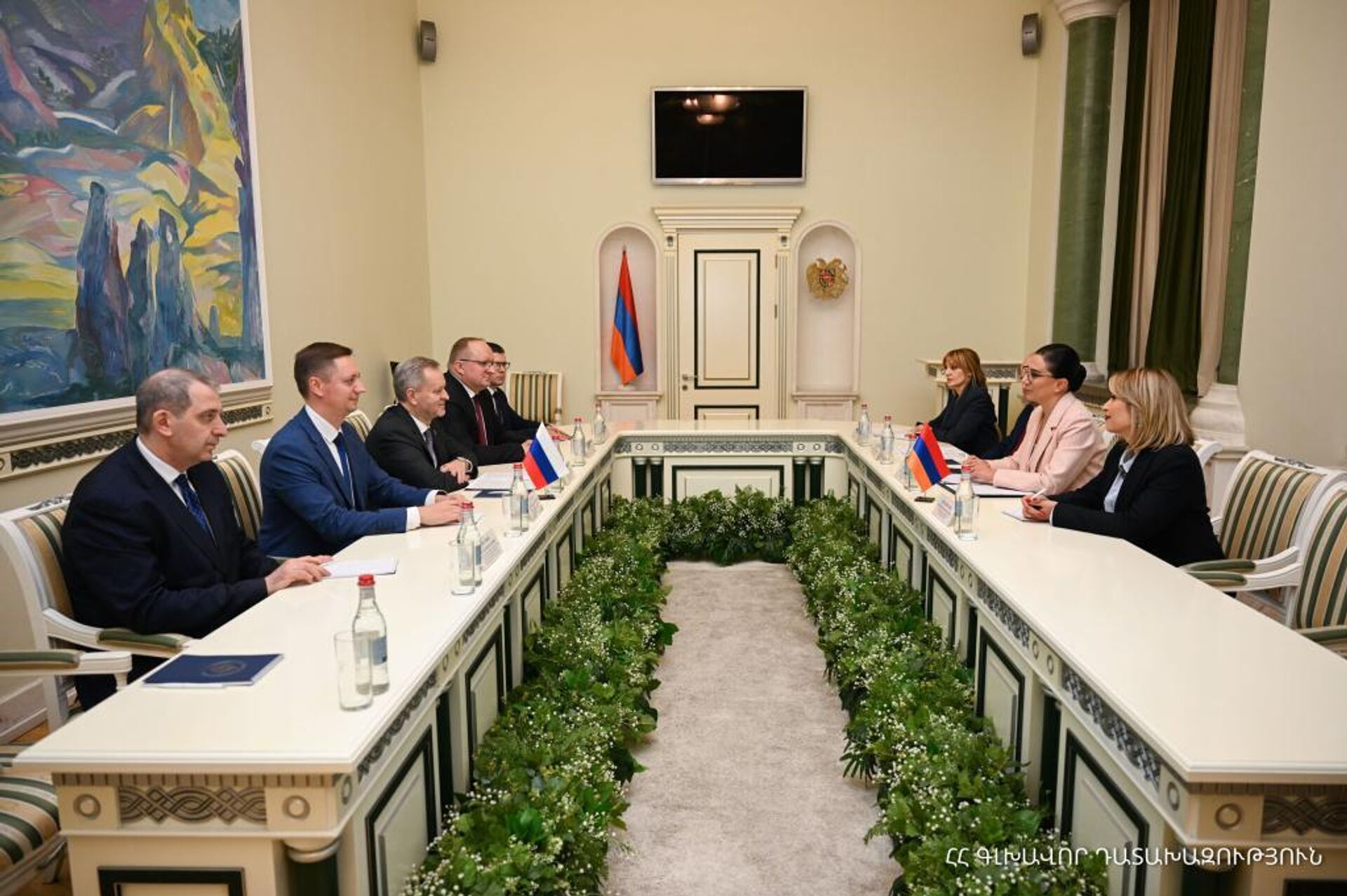 Генеральный прокурор Республики Армения принял делегацию во главе с заместителем Генерального прокурора Российской Федерации - Sputnik Արմենիա, 1920, 04.10.2025