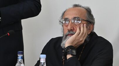 Предводитель Ширакской епархии архиепископ Микаэл Аджапахян (04 октября 2025). Еревaн