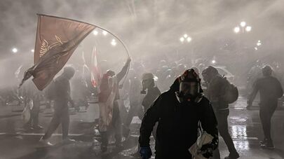 Стычки участников митинга оппозиции с полицией в Тбилиси (4 октября 2025). Грузия
