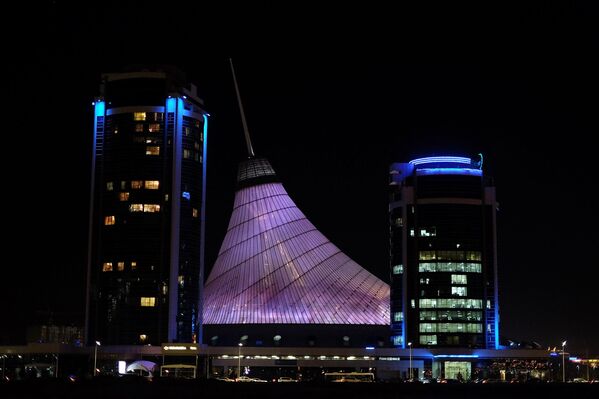 «Խան Շատիր» առևտրի կենտրոնը Ղազախստանի մայրաքաղաք ԱստանայումՇենքը կառուցվել է ղազախական յուրդի տեսքով, այն գրանցված է Գինեսի ռեկորդների գրքում որպես աշխարհի ամենախոշոր՝ 150 մետր բարձրություն ունեցող վրանային կառույց - Sputnik Արմենիա