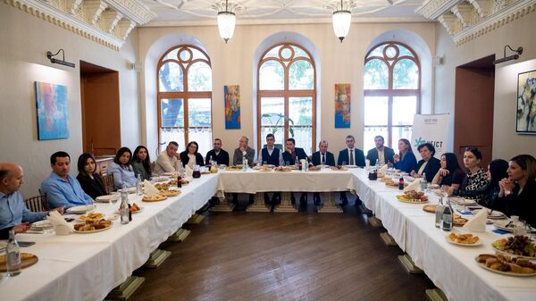 Заместитель министра высокотехнологической промышленности Рубен Симонян на технологическом саммите Silicon Mountains 2025 под названием Анатомия искусственного интеллекта (6 октября 2025). Еревaн - Sputnik Армения