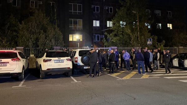 Դատարանի դիմաց հավաքվածները - Sputnik Արմենիա