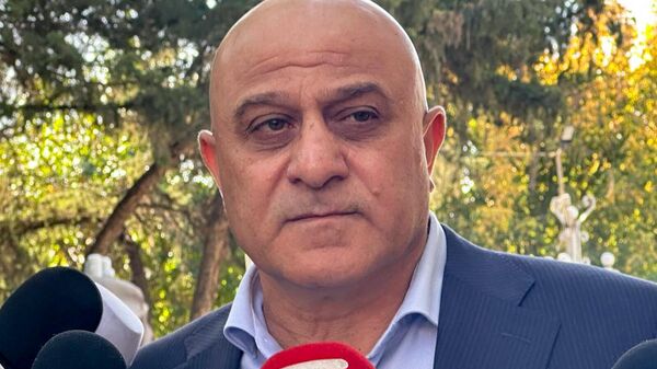 Новый глава Паракара Оник Ахвердян общается с прессой (7 октября 2025). Еревaн - Sputnik Армения