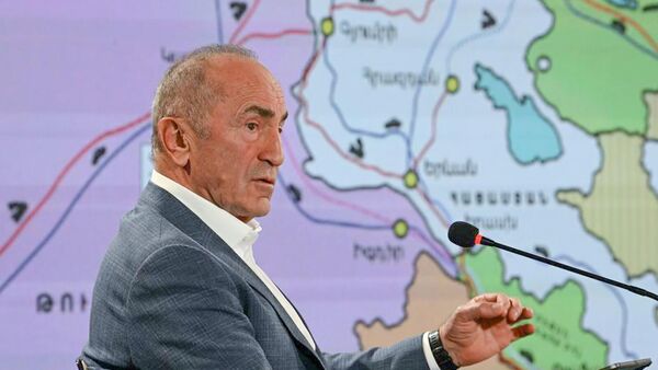 Пресс-конференция второго президента РА Роберта Кочаряна (7 октября 2025). Еревaн Пресс-конференция второго президента РА Роберта Кочаряна (7 октября 2025). Еревaн - Sputnik Армения