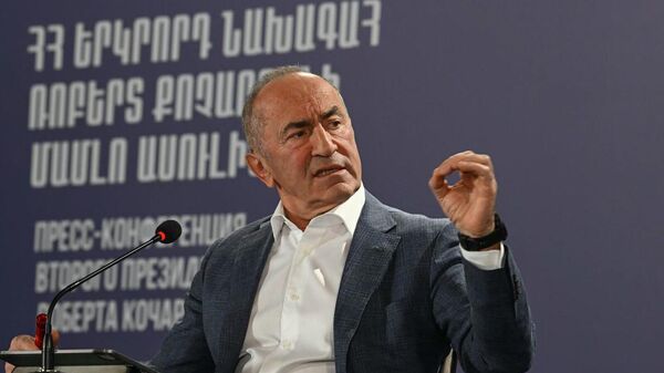 Пресс-конференция второго президента РА Роберта Кочаряна (7 октября 2025). Еревaн Пресс-конференция второго президента РА Роберта Кочаряна (7 октября 2025). Еревaн - Sputnik Армения