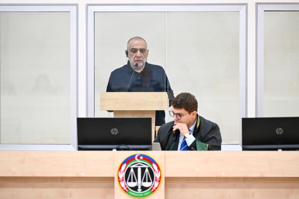 Рубен Варданян во время суда (7 октября 2025). Баку - Sputnik Армения