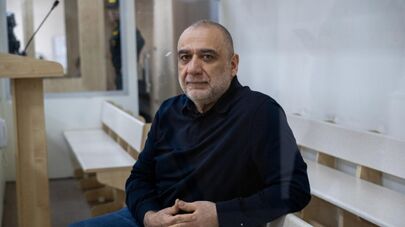 Рубен Варданян во время суда (7 октября 2025). Баку
