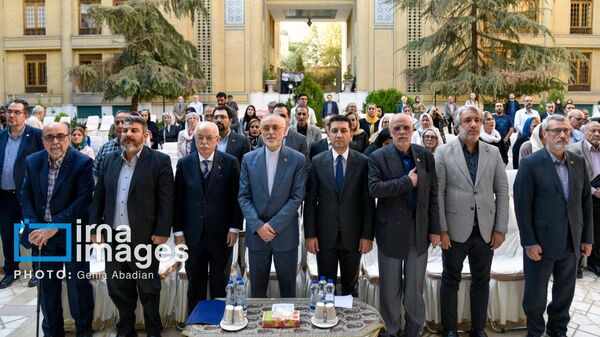 Թեհրանում կայացել է ականավոր իրանահայերին նվիրված միջոցառում - Sputnik Արմենիա