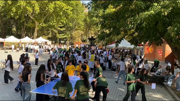 Երևանի Անգլիական այգում ճանաչողական գաստրոմրցույթ է - Sputnik Արմենիա