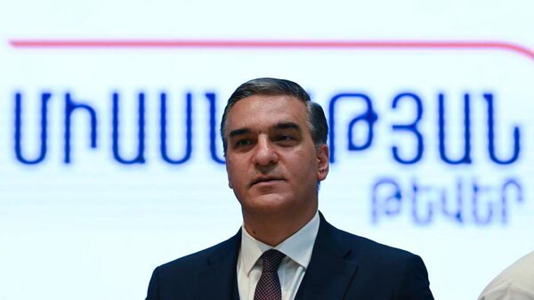 Արման Թաթոյան - Sputnik Արմենիա