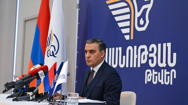 Արման Թաթոյան - Sputnik Արմենիա