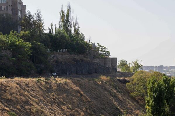 Остатки стены Эриванской крепости - Sputnik Армения