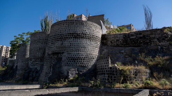 Остатки стены Эриванской крепости - Sputnik Армения