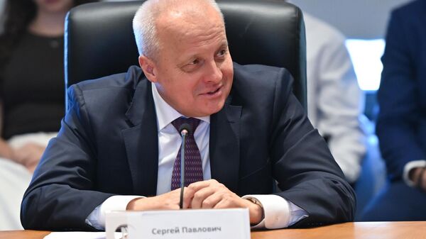 Посол РФ Сергей Копыркин на встрече со студентами РАУ (10 октября 2025). Еревaн - Sputnik Армения