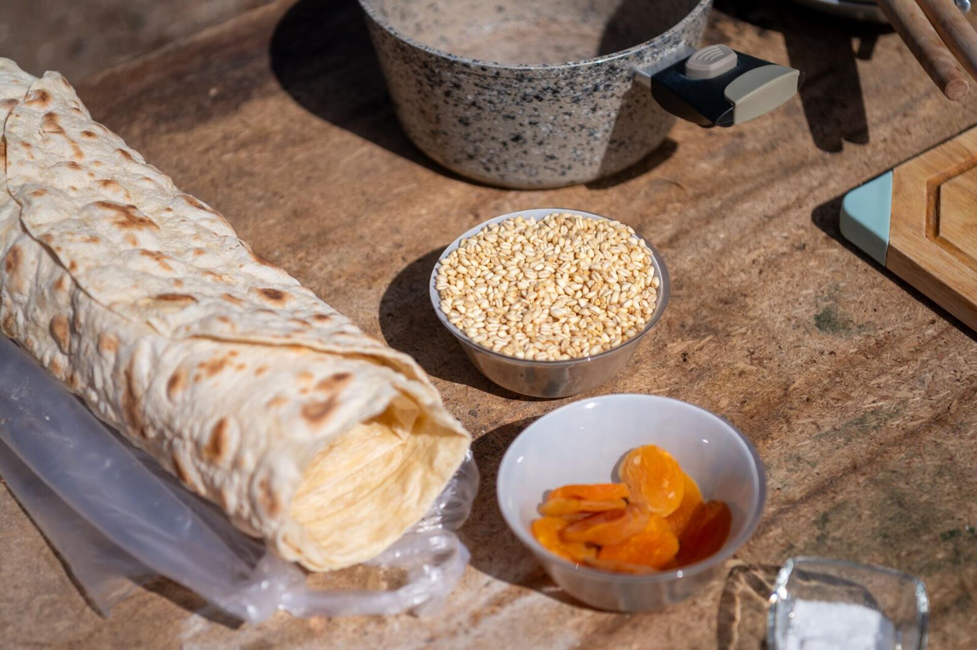 Элен готовит традиционное армянское рагу Элен готовит традиционное армянское рагу - Sputnik Армения, 1920, 17.10.2025