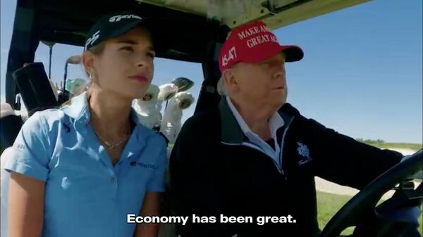 Թրամփը գոլֆի ժամանակ թոռնուհու հետ խոսել է Պուտինի մասին - Sputnik Արմենիա