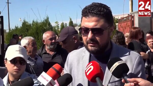 Պահանջում ենք արդար քննություն. Վալոդյա Գրիգորյանի հարազատների ակցիան` Մերձավանում - Sputnik Արմենիա