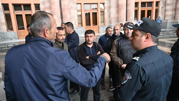 Բեռնափոխադրողների ակցիան կառավարության մոտ - Sputnik Արմենիա