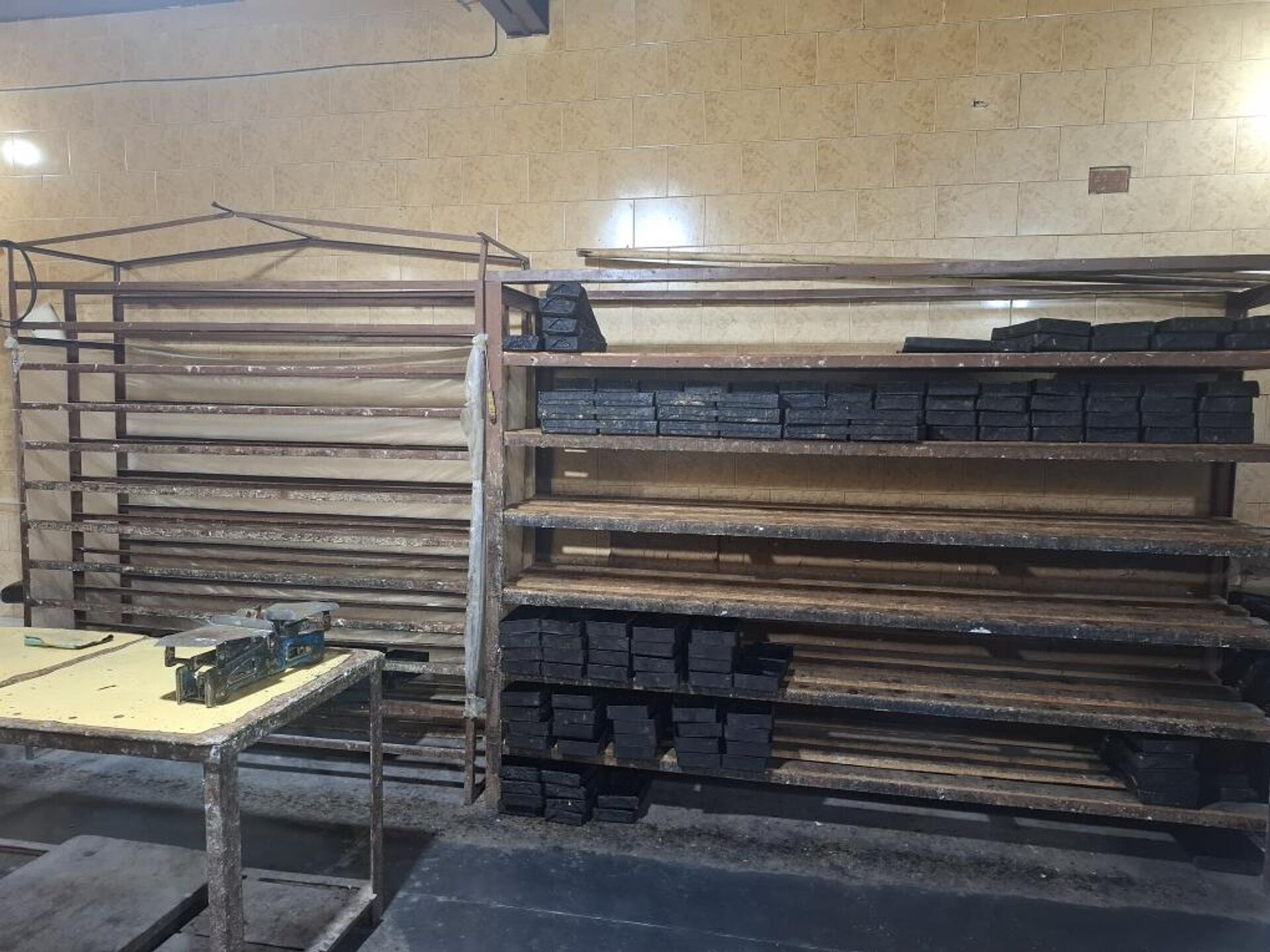 В связи с нарушениями санитарных норм приостановлена деятельность хлебозавода, принадлежащем индивидуальному предпринимателю Агаси Антикяну (Ширакская область, г. Гюмри) - Sputnik Արմենիա, 1920, 14.10.2025