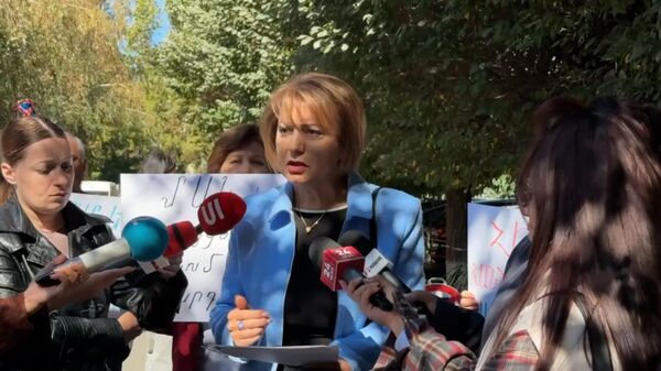 Ալիևը կարողացել է գնել այն, ինչ դեմ է ՄԱԿ–ի կանոնակարգին. ՄԱԿ–ի հայաստանյան գրասենյակի մոտ բողոքի ակցիա է - Sputnik Արմենիա