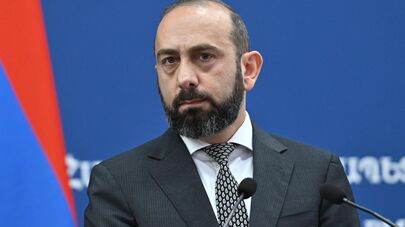 Глава МИД Арарат Мирзоян проводит пресс-конференцию с главой МИД Финляндии Элиной Валтонен по итогам встречи (14 октября 2025). Еревaн